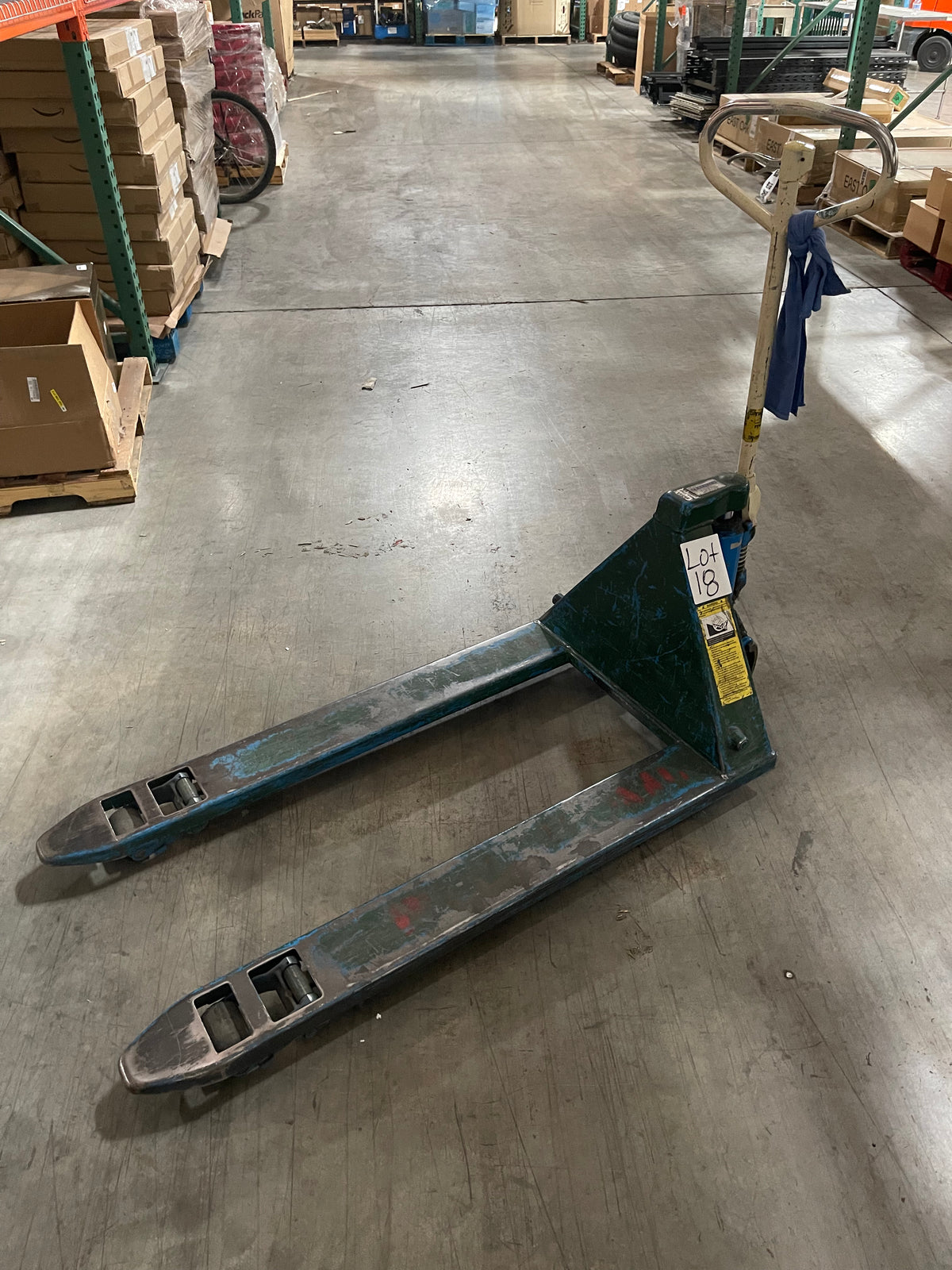 17f Lot #18 Pallet Jack ( used , damaged )