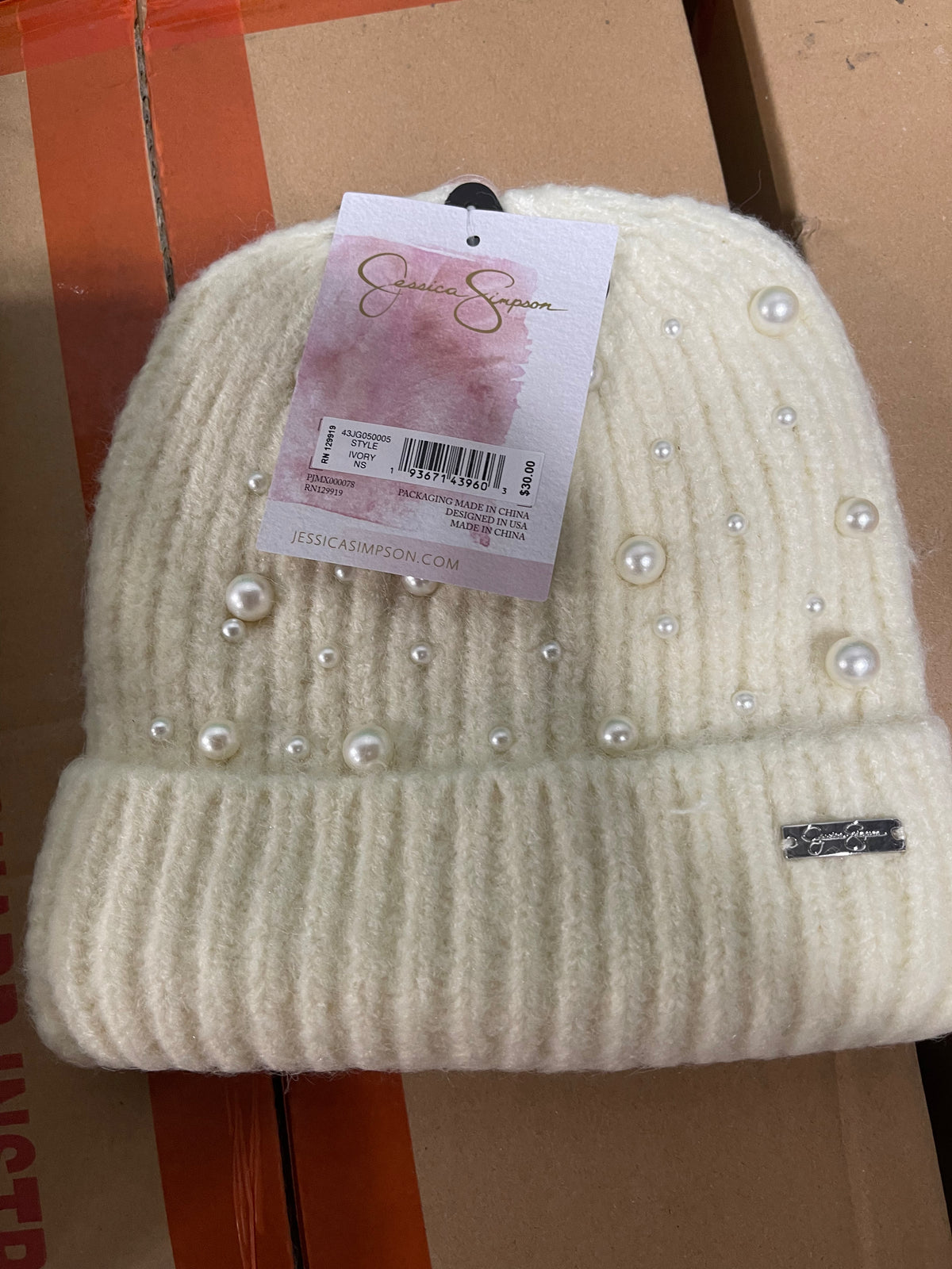 17d Lot #24 Pallet Of Jessica Simpson Cozy Knit Cuffed Beanies Ivory Pearl