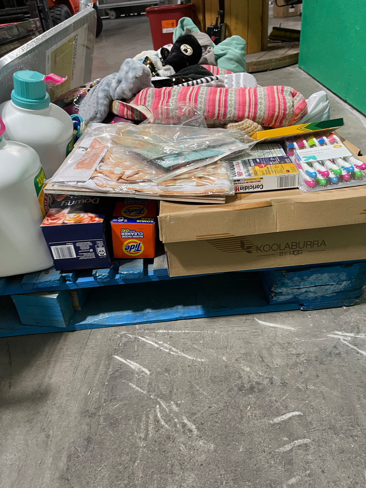 16e Lot #2 Pallet Of Assorted Home Goods And Art Supplies See Photos!