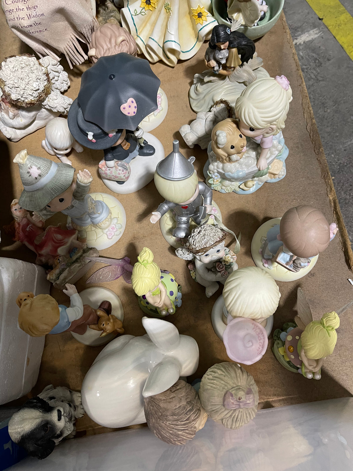 16c Lot #5 Pallet Of Vintage Dolls And Statues See Photos