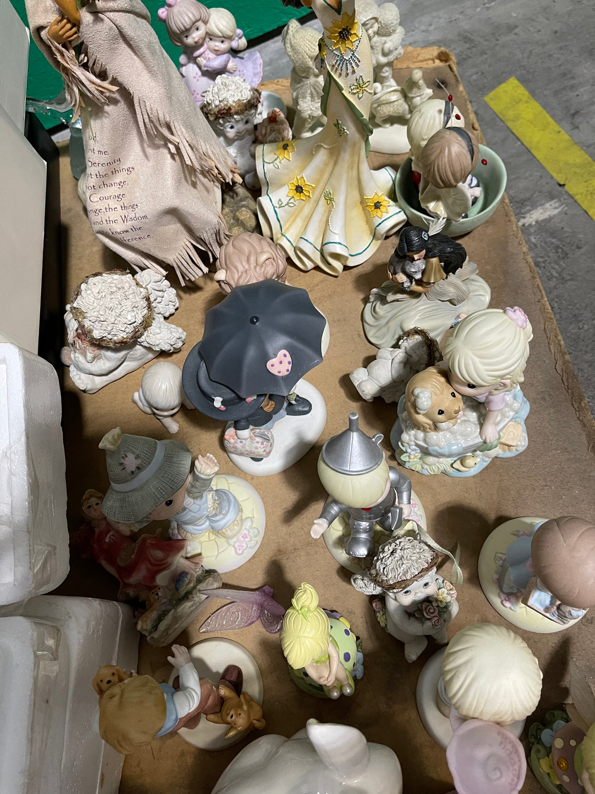 16c Lot #5 Pallet Of Vintage Dolls And Statues See Photos