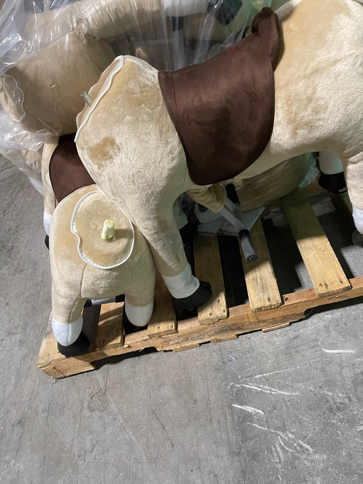 16f Lot #41 Pallet Of Lil Jumbl Ride On Horse Bodies *No Heads*