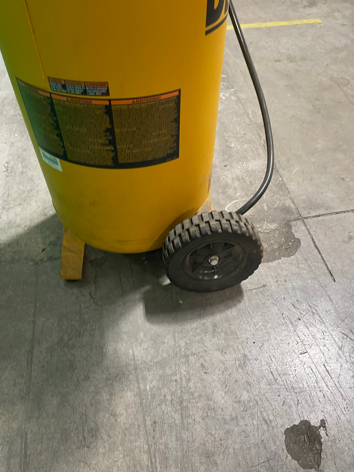 15a Lot #2 DeWalt D55168 Air Compressor *Used*