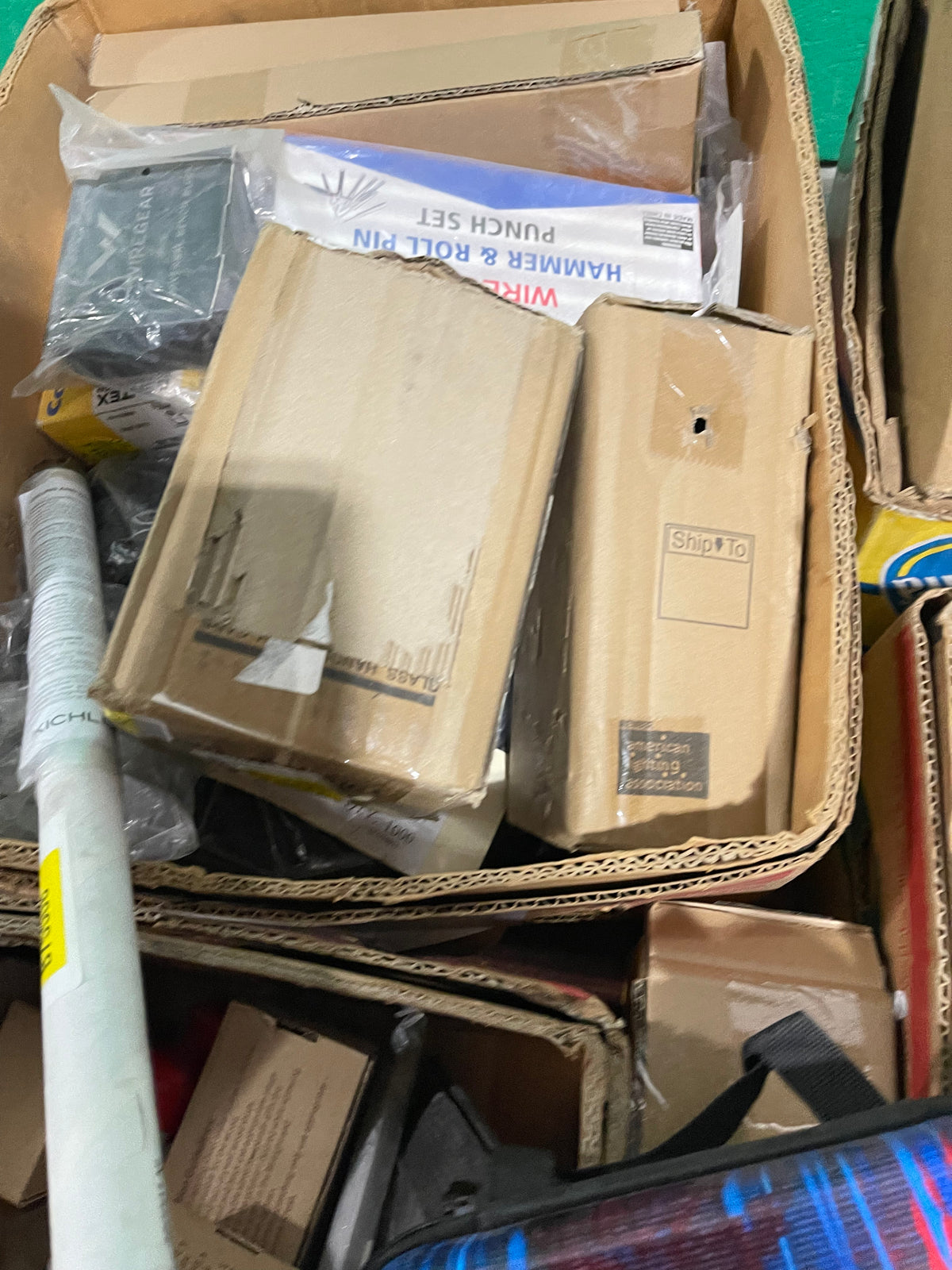 17d Lot #19 Pallet Of Assorted Hardware , Various Home Goods, Electronics And More!