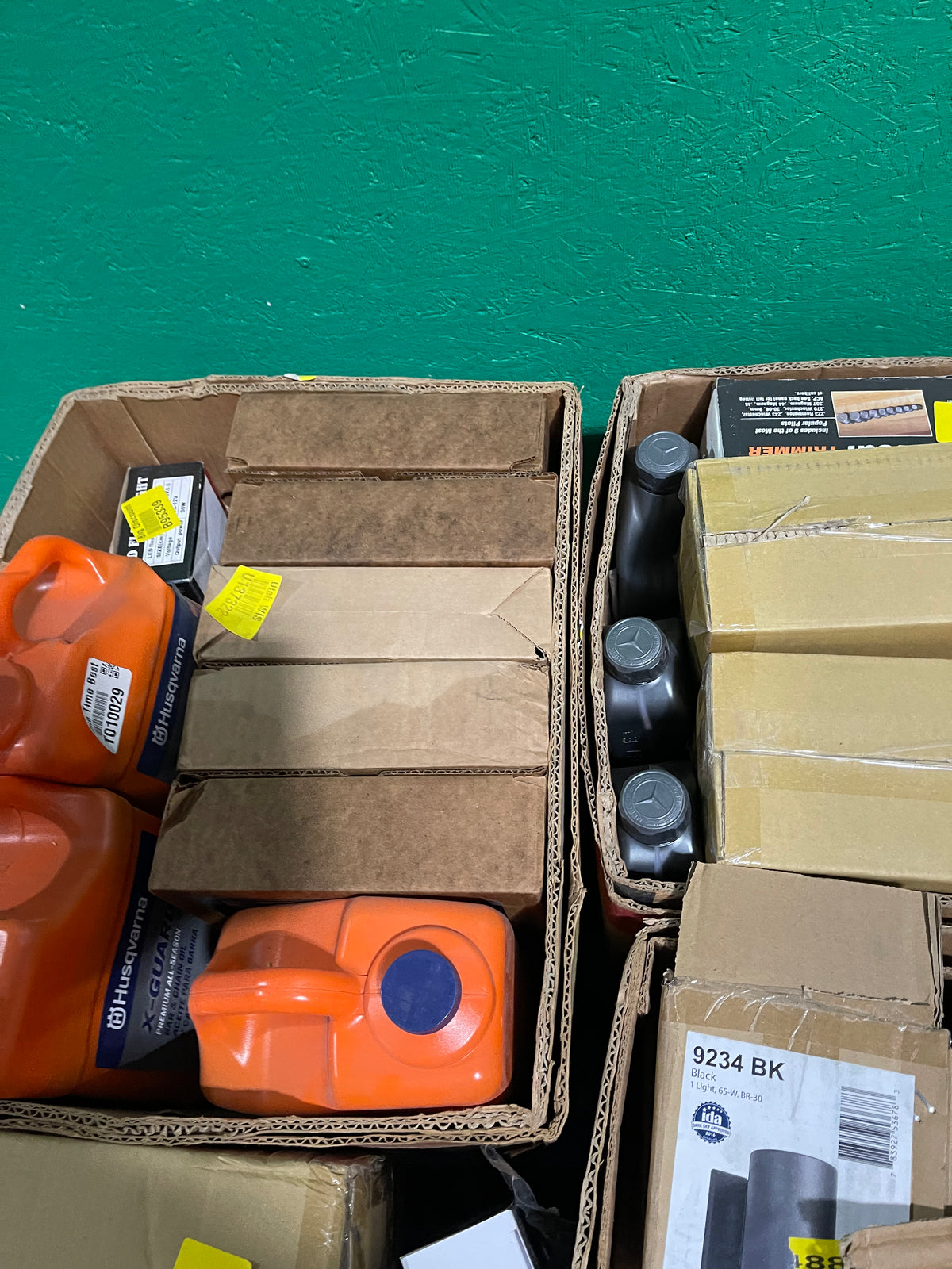 17c Lot #20 Pallet Of Assorted Hardware Mostly Car Related Parts, CAT Coolant Conditioner, Lights And More!