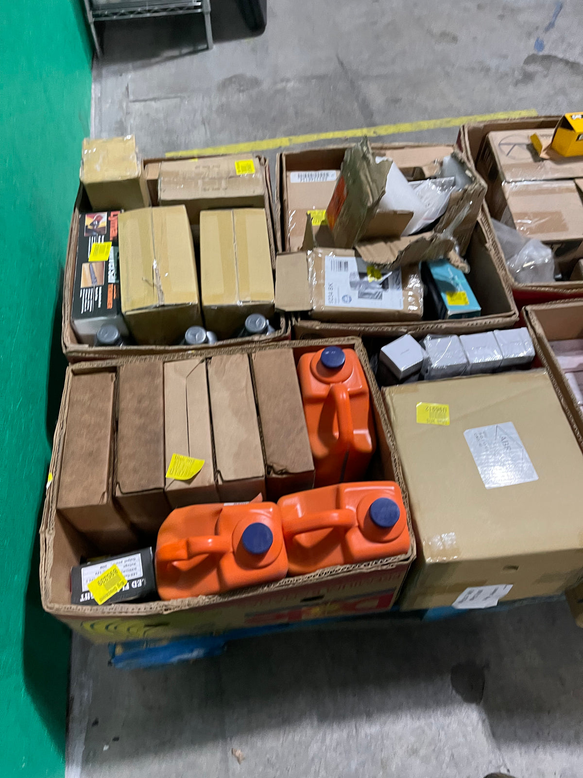 17c Lot #20 Pallet Of Assorted Hardware Mostly Car Related Parts, CAT Coolant Conditioner, Lights And More!