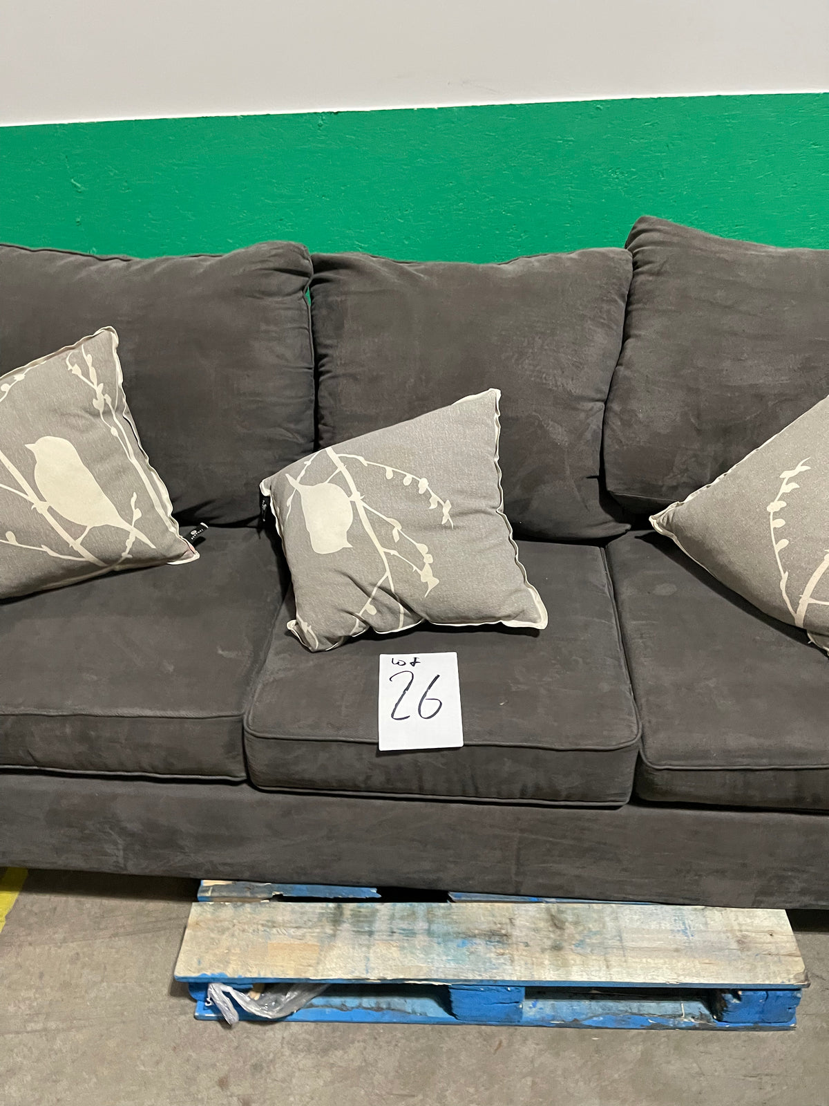 17d Lot #26 Sofa Futon *Used*