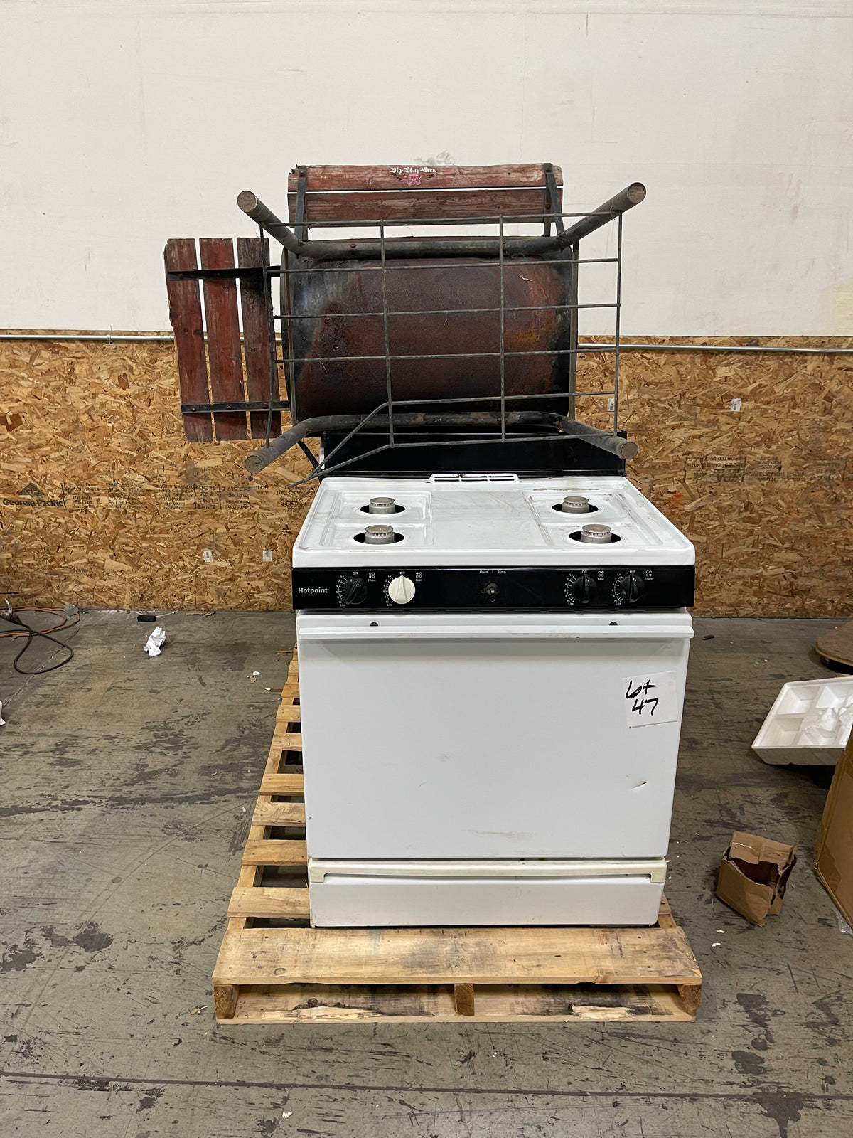 Lot #47 Used Items Oven, Washer and Grill