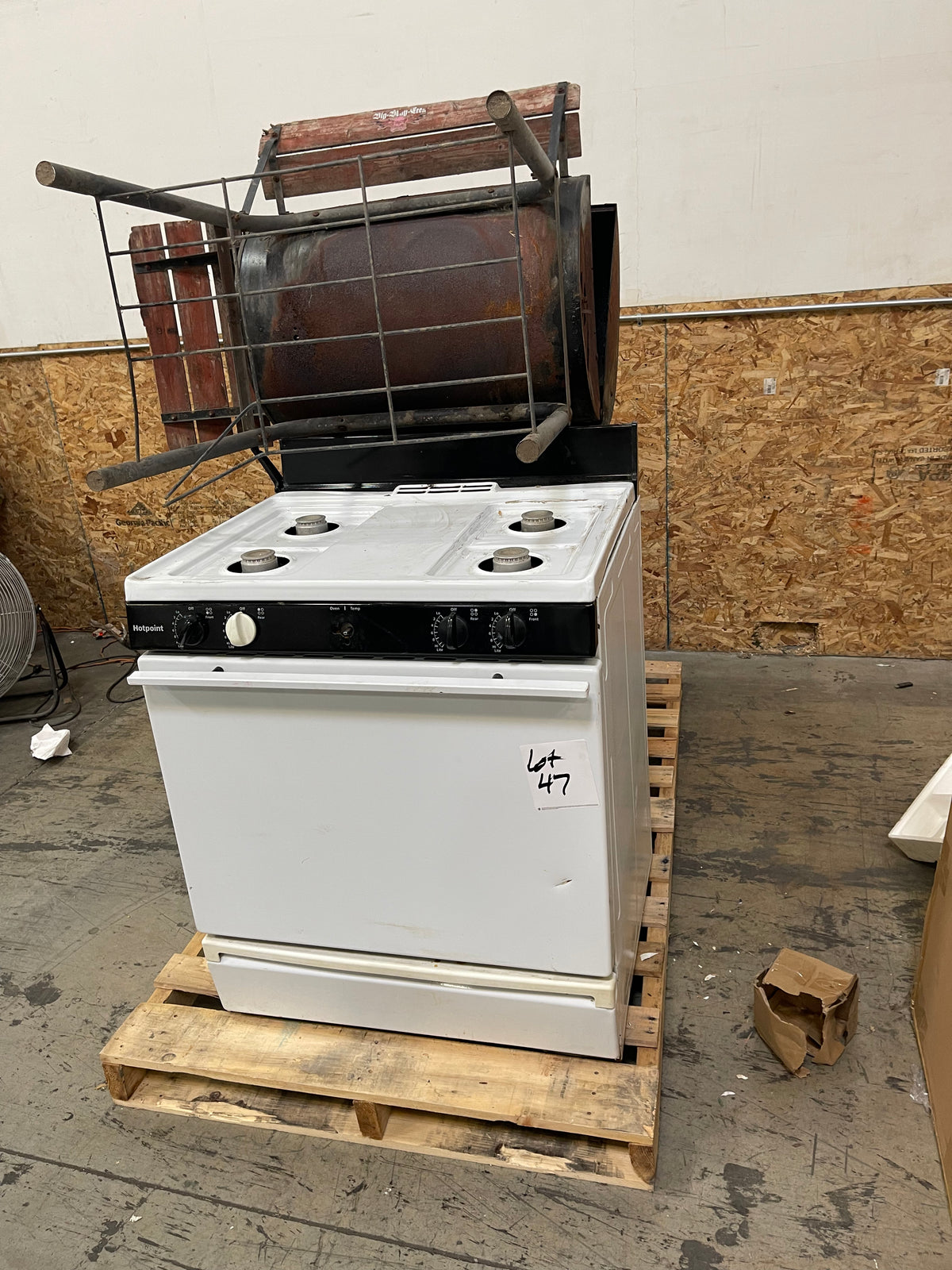 Lot #47 Used Items Oven, Washer and Grill