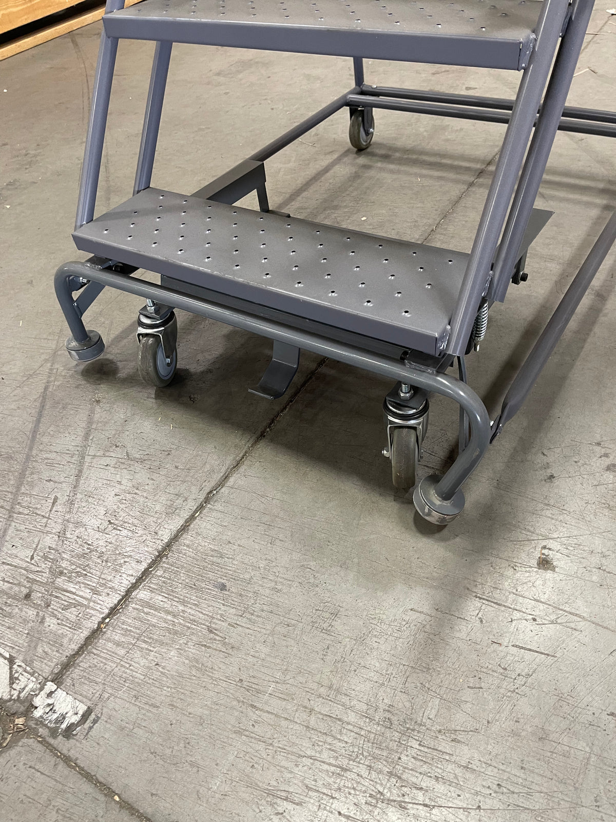 Lot #74 BallyMore 5 Step Rolling Ladder